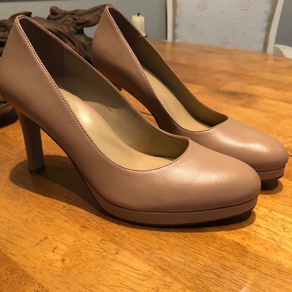 naturalizer teresa pump